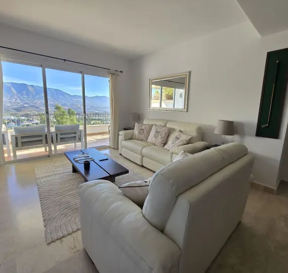 Краткосрочная аренда апартаментов на среднем этаже в La Cala Golf