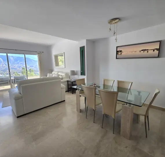 Краткосрочная аренда апартаментов на среднем этаже в La Cala Golf