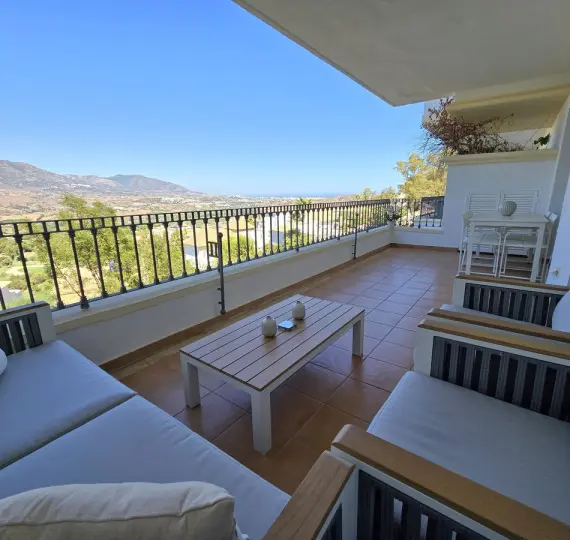 Краткосрочная аренда апартаментов на среднем этаже в La Cala Golf