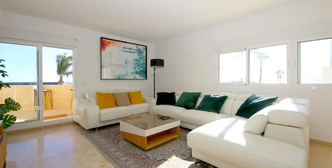 Alquiler a corto plazo de apartamento en planta media en Estepona 4