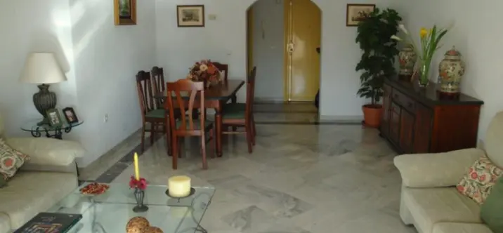 Short-term rent of middle floor apartment in Nueva Andalucía 4