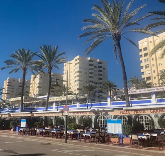 Short-term rent of middle floor apartment in Estepona