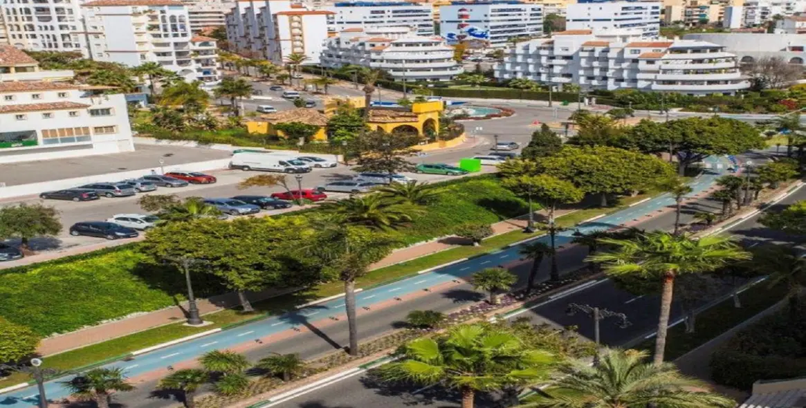 Short-term rent of middle floor apartment in Estepona 3