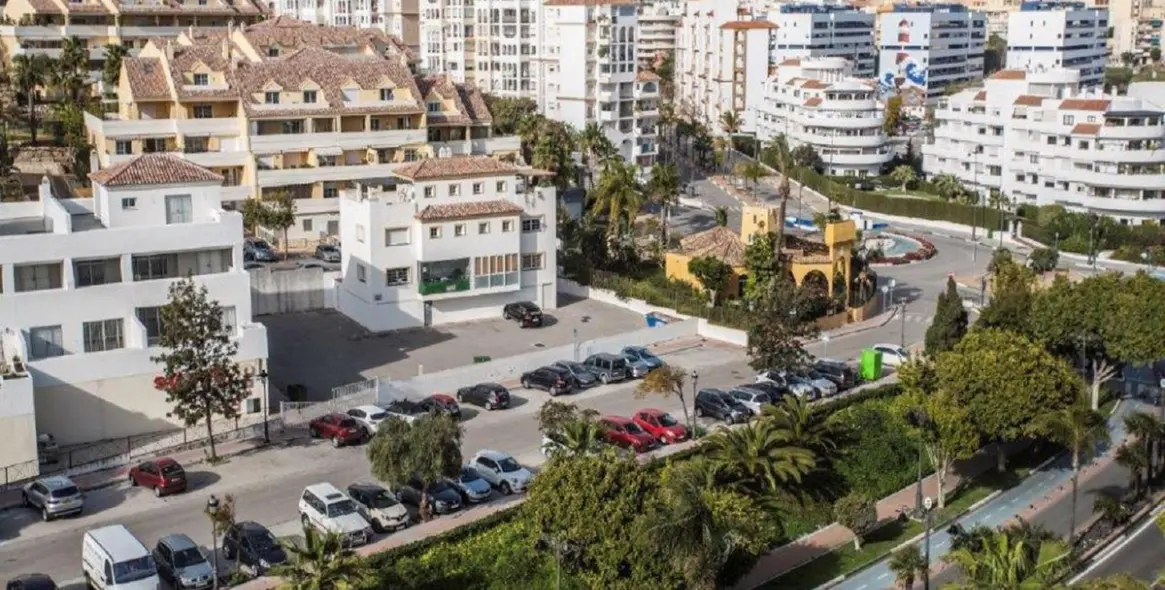 Short-term rent of middle floor apartment in Estepona 4