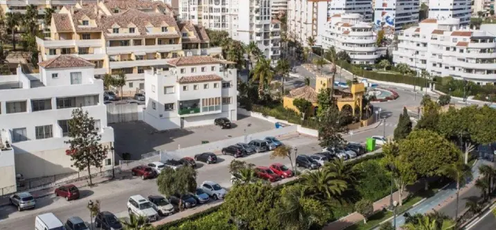 Short-term rent of middle floor apartment in Estepona 3