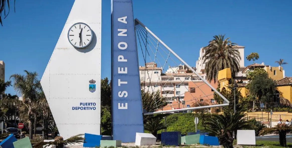 Short-term rent of middle floor apartment in Estepona 5