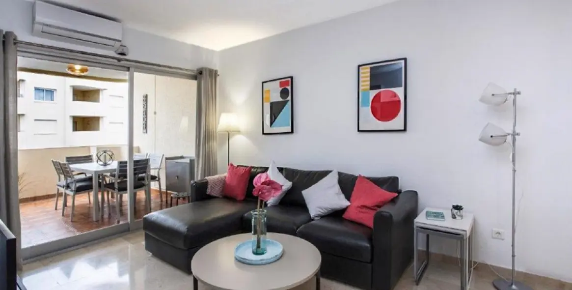 Short-term rent of middle floor apartment in Estepona 13