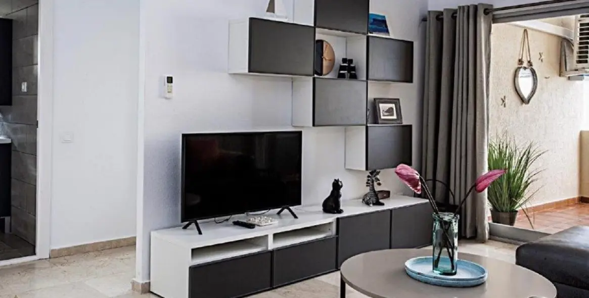 Short-term rent of middle floor apartment in Estepona 14