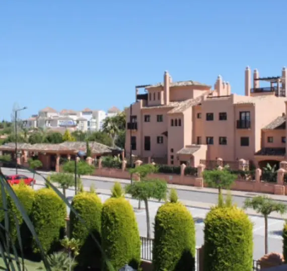 Long-term rent of middle floor apartment in Hacienda del Sol