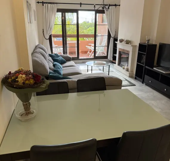 Long-term rent of middle floor apartment in Hacienda del Sol