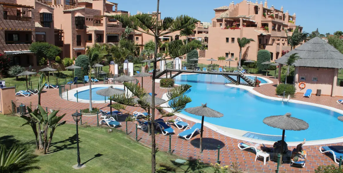 Long-term rent of middle floor apartment in Hacienda del Sol 19