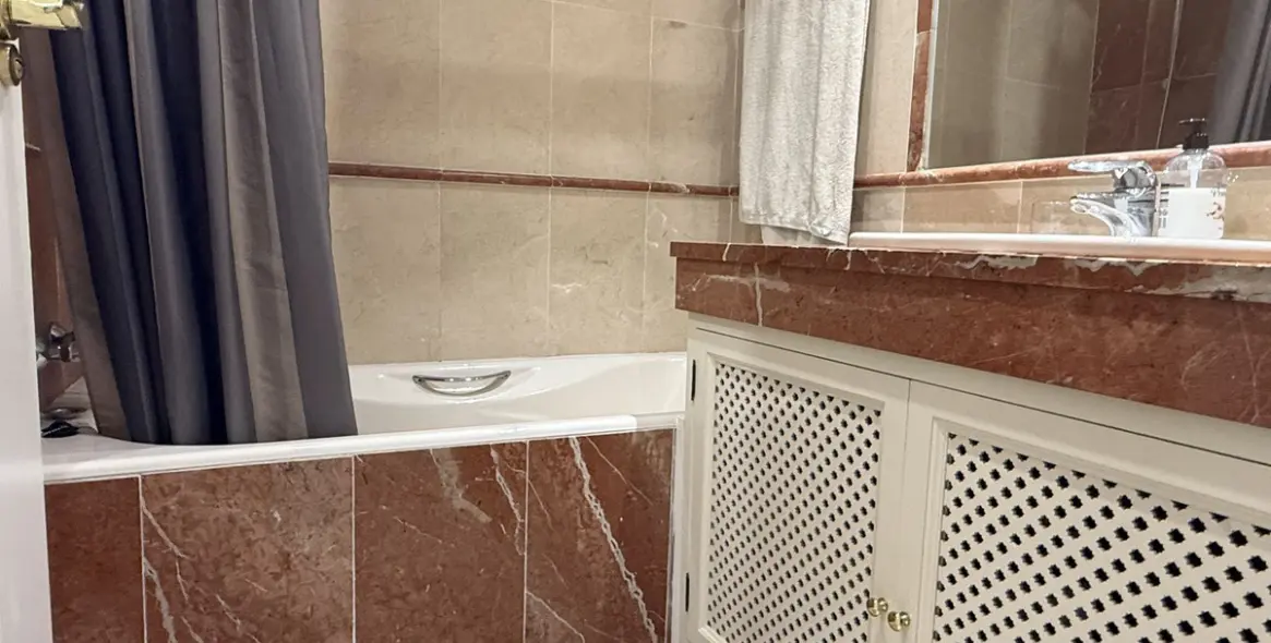 Short-term rent of middle floor apartment in Hacienda del Sol 25