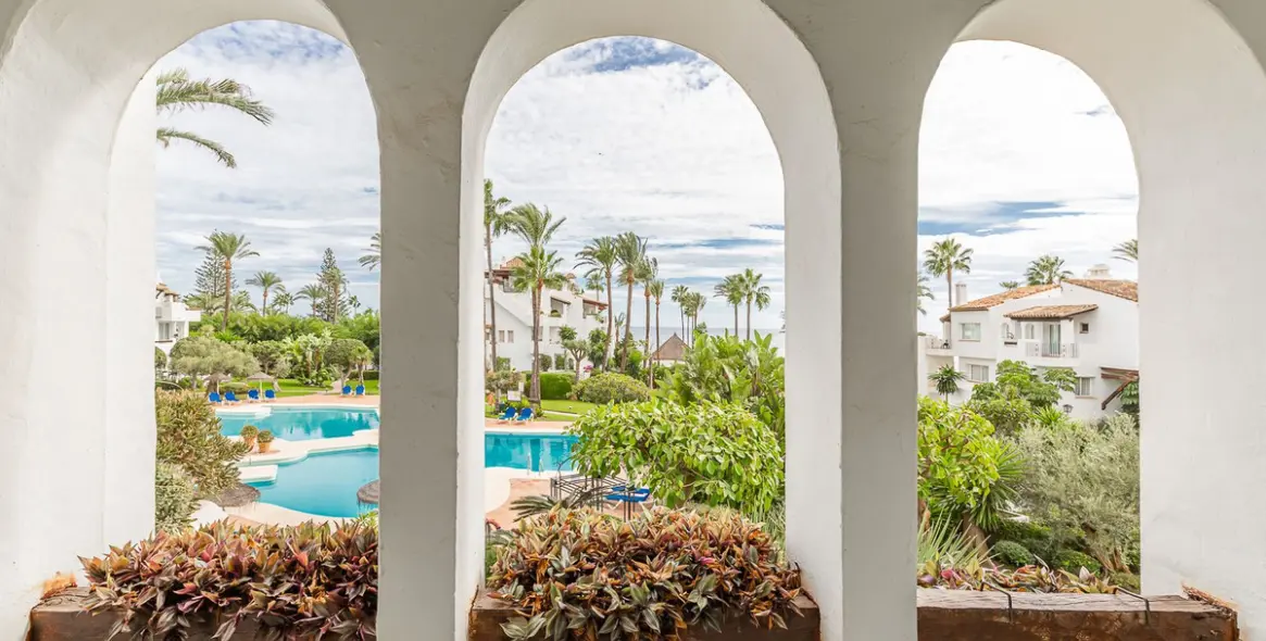 Short-term rent of middle floor apartment in Estepona 18