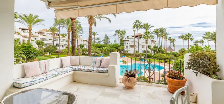 Краткосрочная аренда апартаментов на среднем этаже в Estepona 1