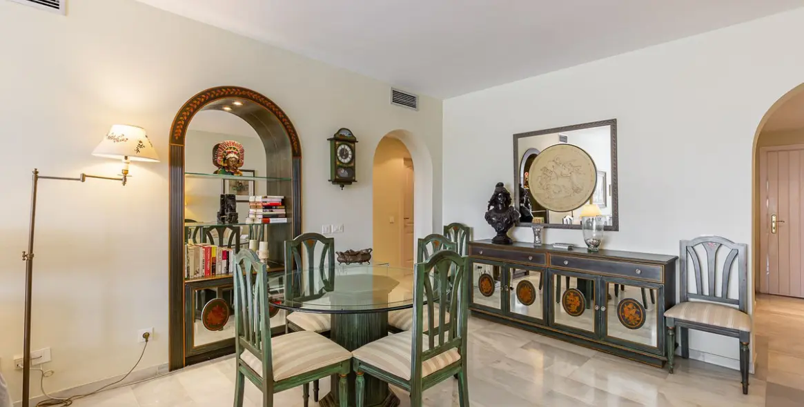 Short-term rent of middle floor apartment in Estepona 6