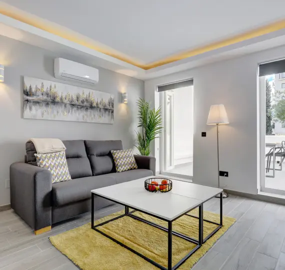 Alquiler a corto plazo de apartamento en planta media en Nueva Andalucía