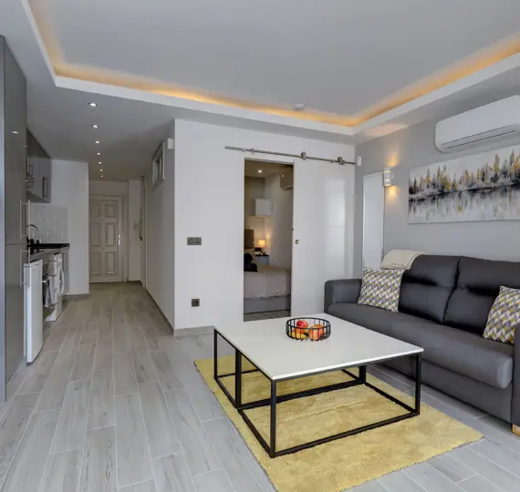 Alquiler a corto plazo de apartamento en planta media en Nueva Andalucía