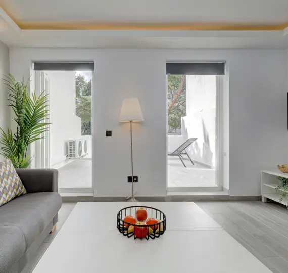 Alquiler a corto plazo de apartamento en planta media en Nueva Andalucía