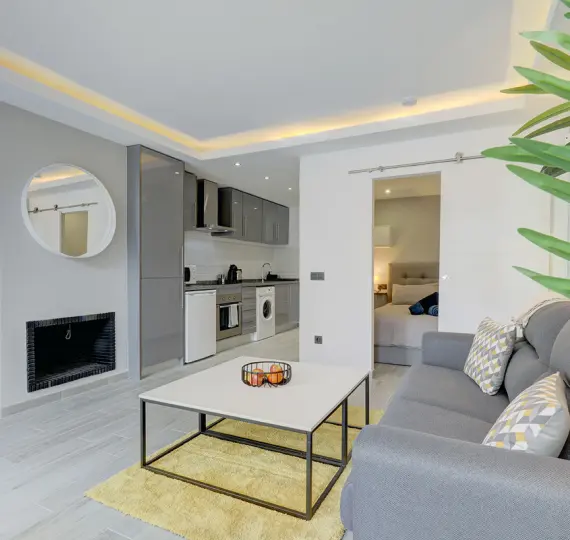 Alquiler a corto plazo de apartamento en planta media en Nueva Andalucía