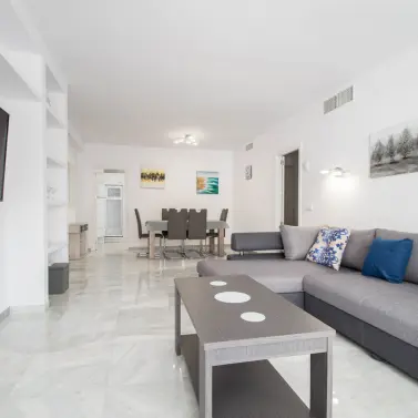 Short-term rent of middle floor apartment in Puerto Banús