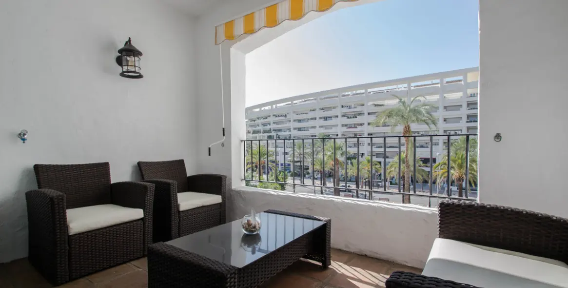 Short-term rent of middle floor apartment in Puerto Banús 4