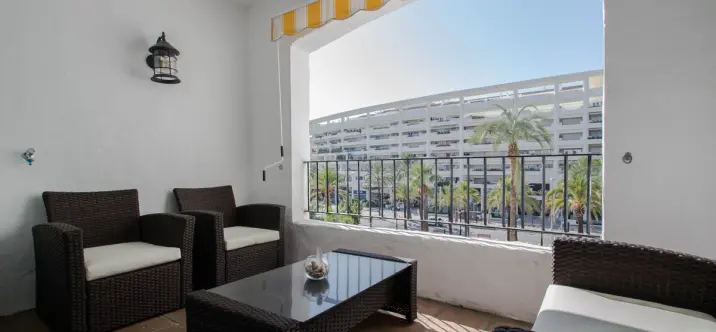 Short-term rent of middle floor apartment in Puerto Banús 3