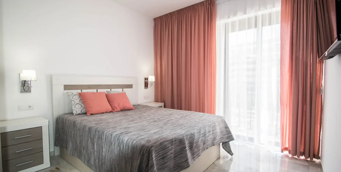 Short-term rent of middle floor apartment in Puerto Banús 5