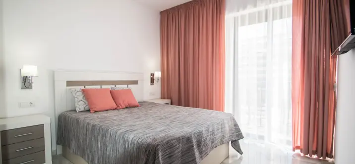 Short-term rent of middle floor apartment in Puerto Banús 4