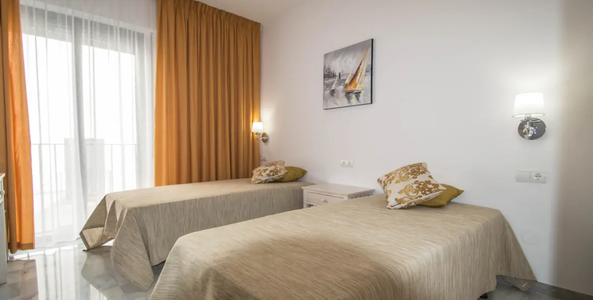 Short-term rent of middle floor apartment in Puerto Banús 8