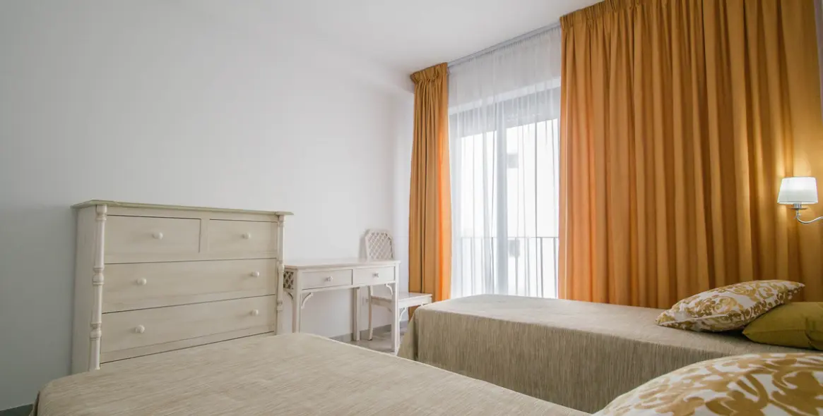 Short-term rent of middle floor apartment in Puerto Banús 9