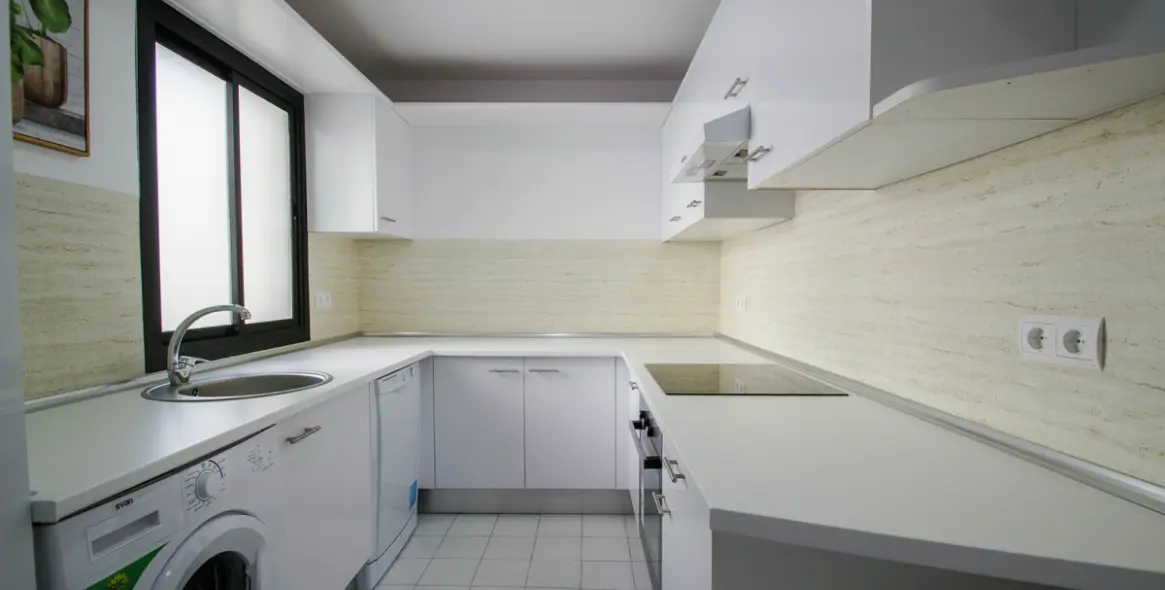 Short-term rent of middle floor apartment in Puerto Banús 13