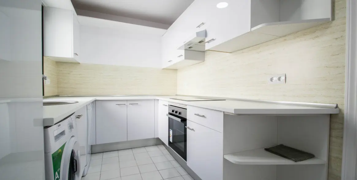 Short-term rent of middle floor apartment in Puerto Banús 14