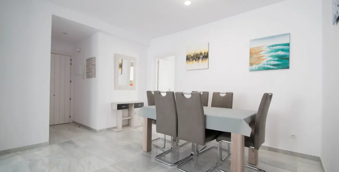 Short-term rent of middle floor apartment in Puerto Banús 20