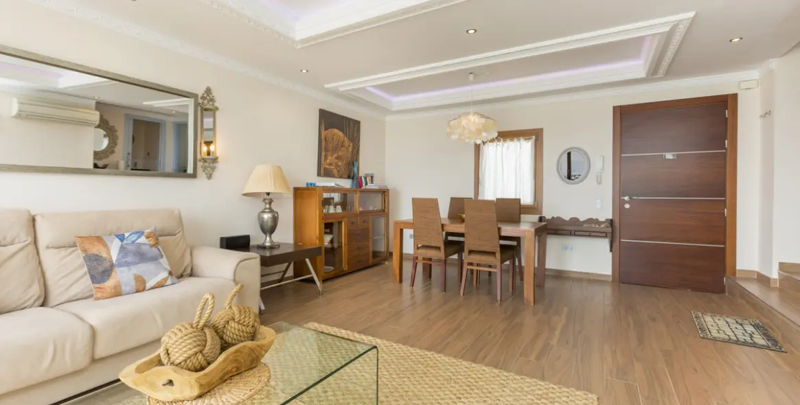 Short-term rent of penthouse in Puerto Banús 4