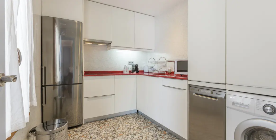 Short-term rent of penthouse in Puerto Banús 6