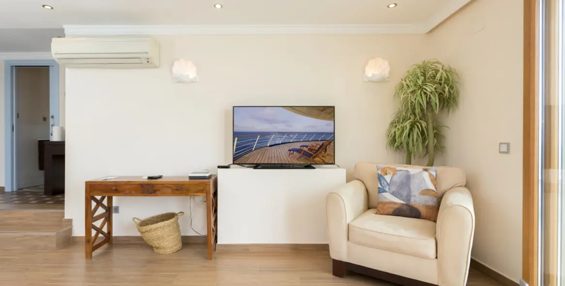 Short-term rent of penthouse in Puerto Banús 17