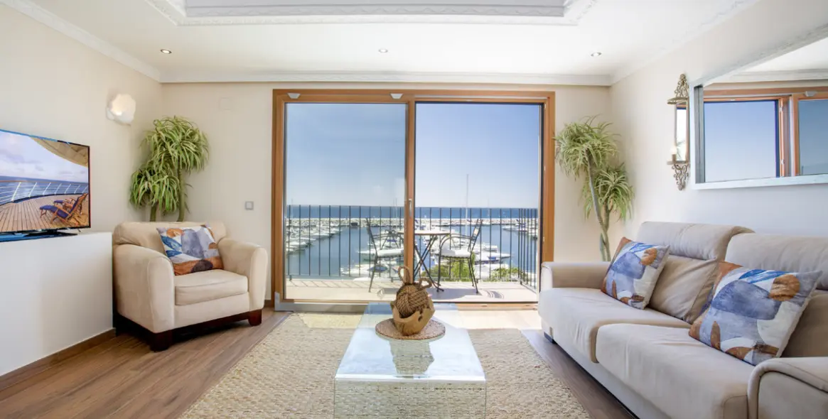 Alquiler a corto plazo de ático en Puerto Banús 21