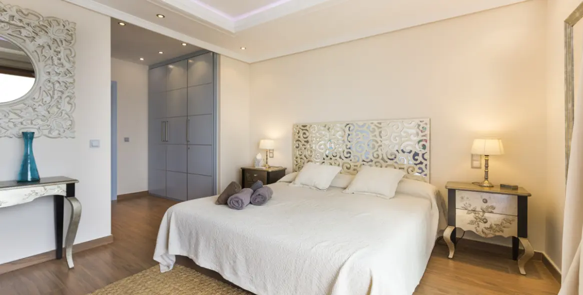 Short-term rent of penthouse in Puerto Banús 5