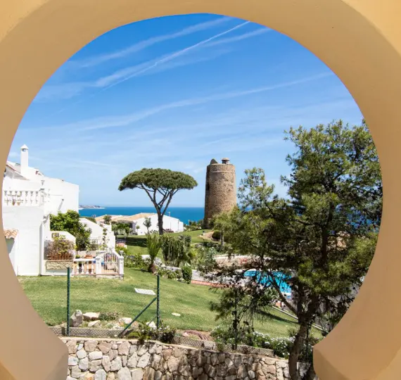 Долгосрочная аренда апартаментов на среднем этаже в Torrenueva