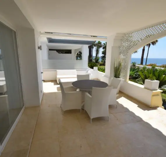 Short-term rent of ground floor apartment in New Golden Mile