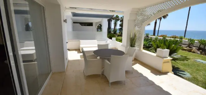 Short-term rent of ground floor apartment in New Golden Mile 1