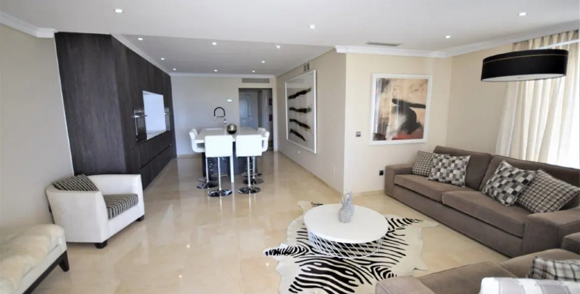 Short-term rent of ground floor apartment in New Golden Mile 5