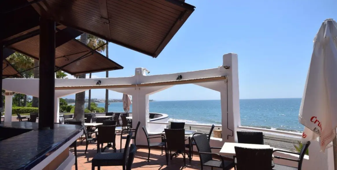 Short-term rent of ground floor apartment in New Golden Mile 16