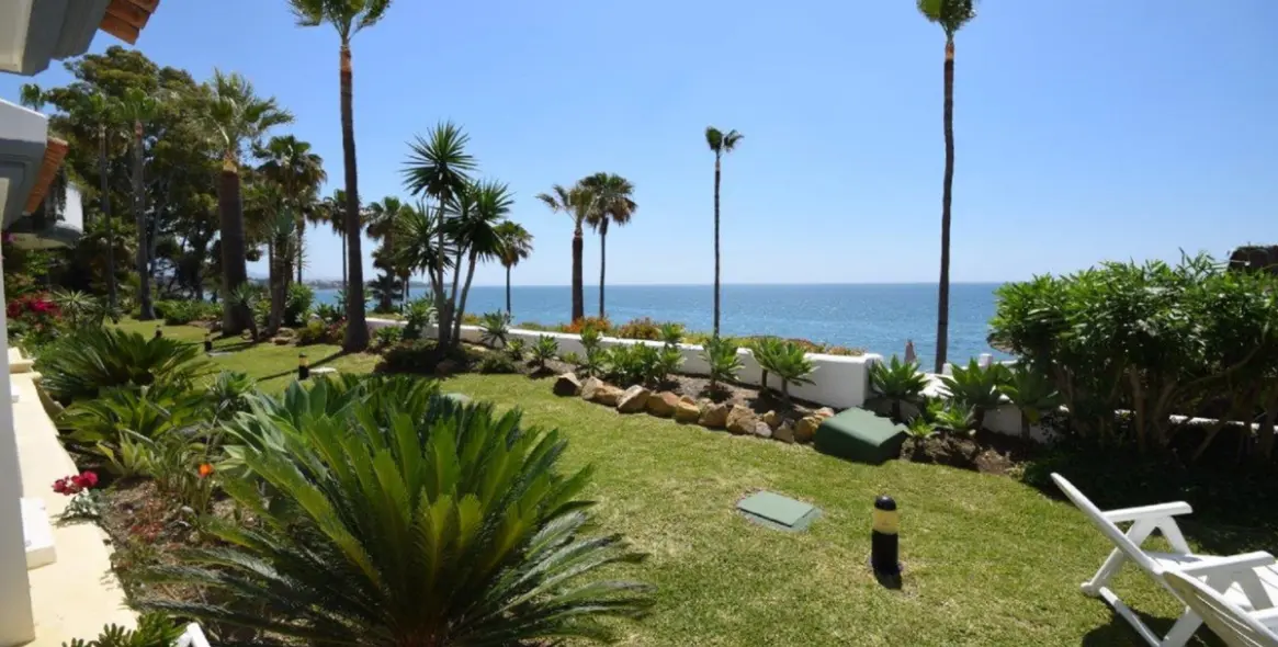 Short-term rent of ground floor apartment in New Golden Mile 17