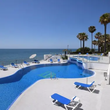 Alquiler a corto plazo de apartamento en planta baja en New Golden Mile