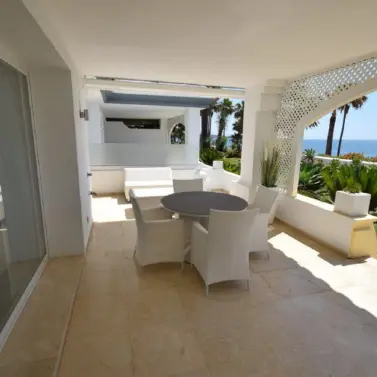 Alquiler a corto plazo de apartamento en planta baja en New Golden Mile