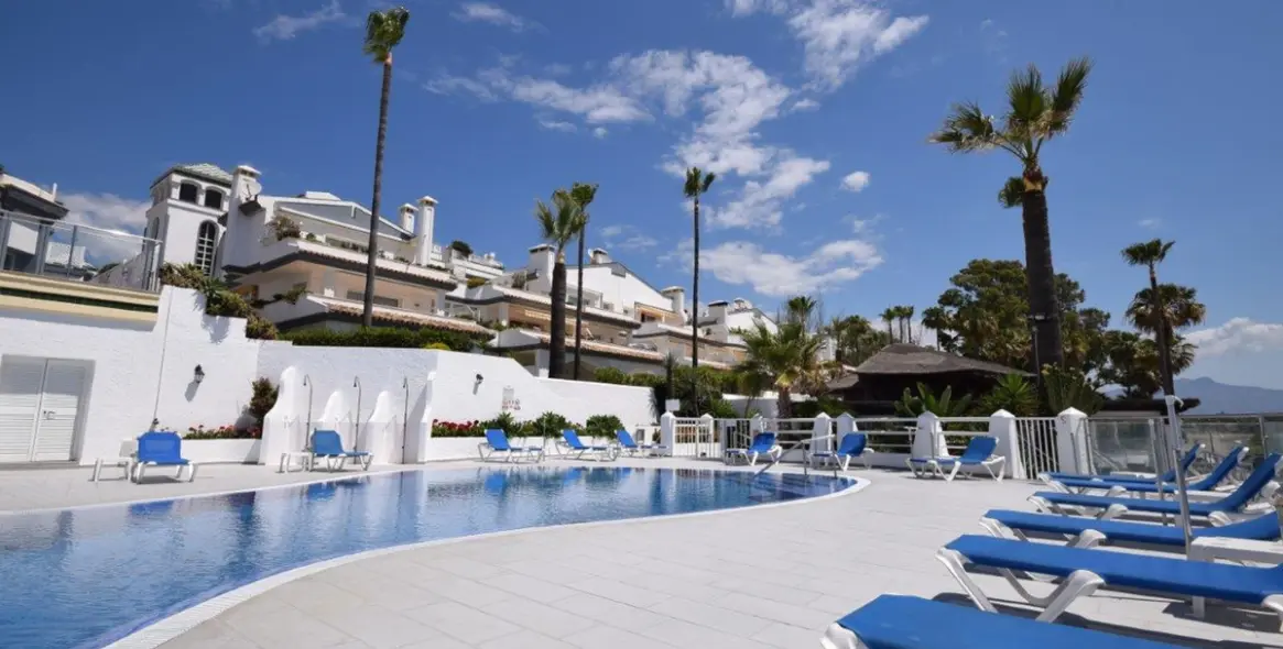 Краткосрочная аренда апартаментов на первом этаже в New Golden Mile 19