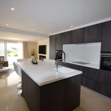 Short-term rent of ground floor apartment in New Golden Mile
