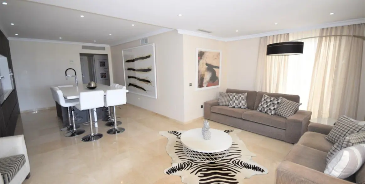 Short-term rent of ground floor apartment in New Golden Mile 12