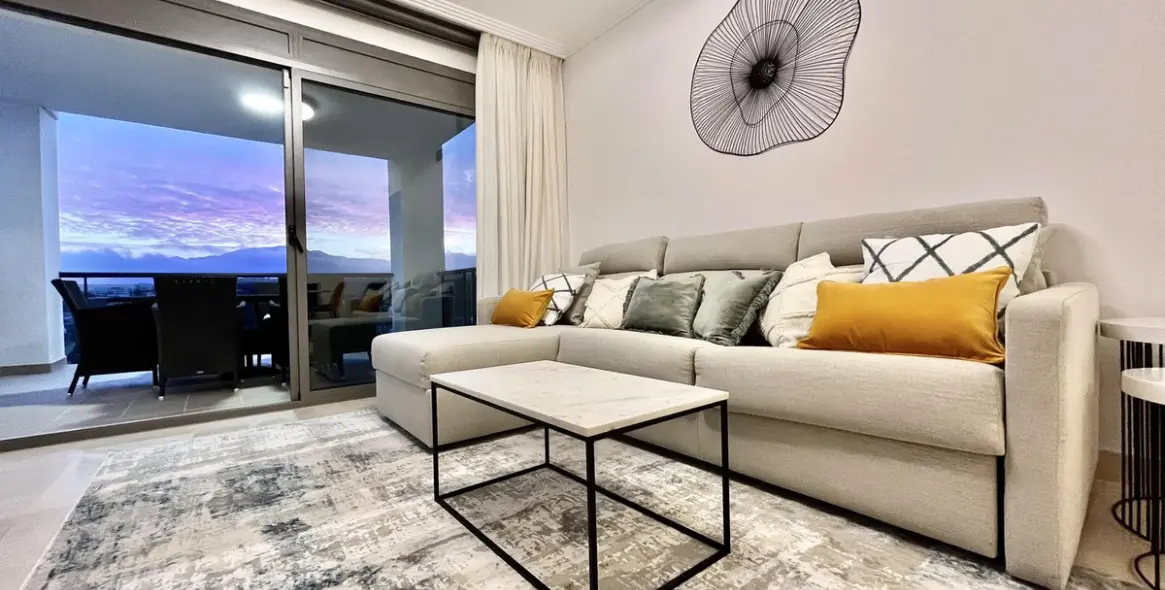 Short-term rent of middle floor apartment in Los Flamingos 2